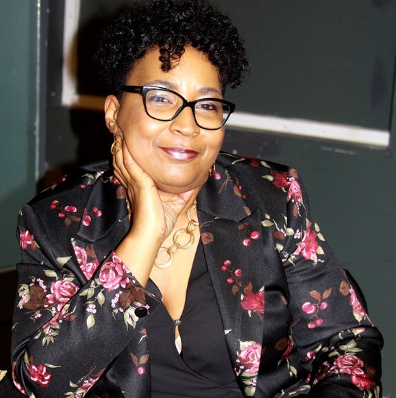 Meet your Posher, Deanna - Picture 1 of 1